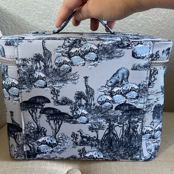 DIOR Beauty Vanity Case With Mirror Around The World Motif 2024 Loyalty … - Picture 13 of 15